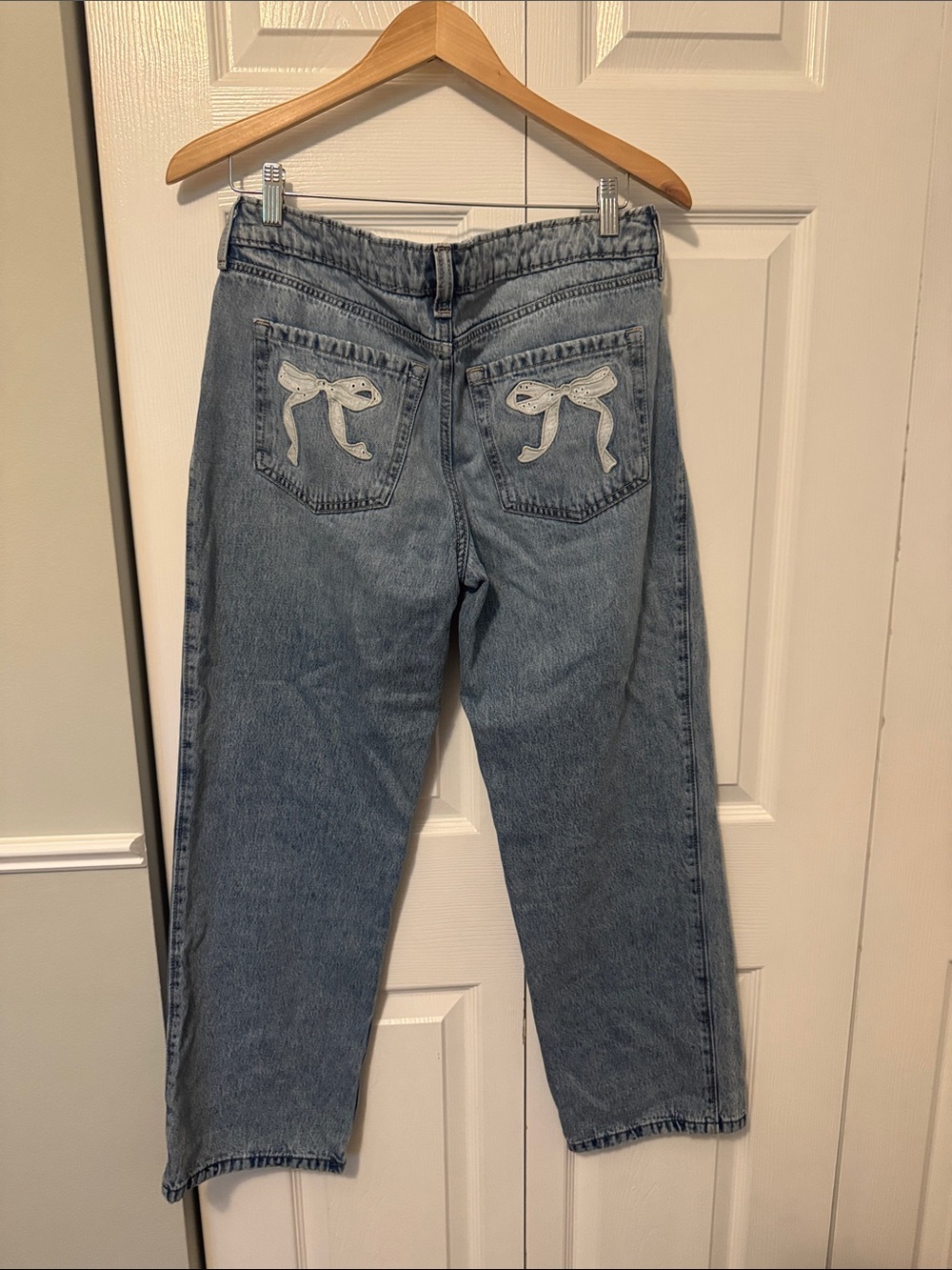 Hollister Women’s Light Blue Denim Jeans with Bow Back Pockets
